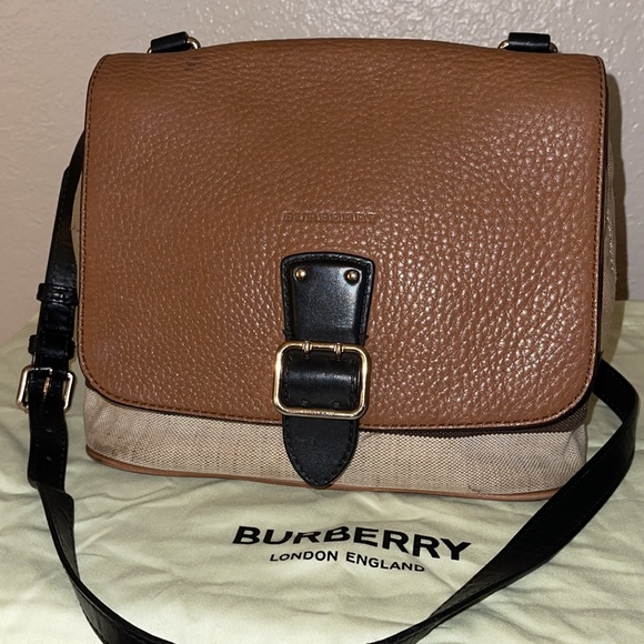 Authentic Burberry London grained nova check crossbody mini messenger purse - Picture 9 of 16